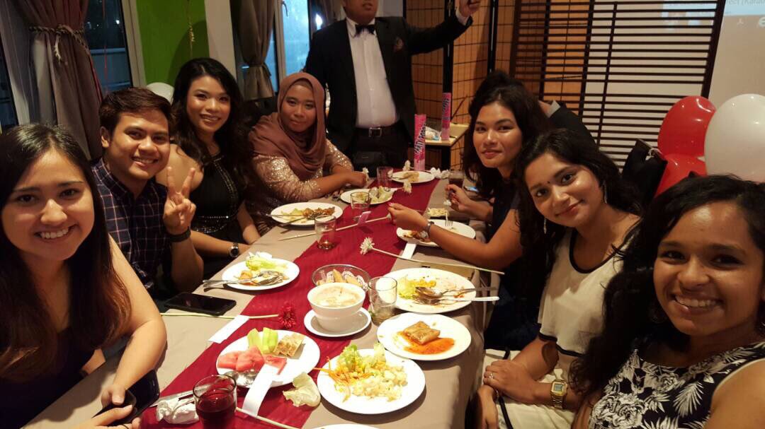 IRCommittee's tweet photo. Thank you to all the lecturers coming &amp; our dean ❤️😘 and thanks to everyone #IROHANADINNER14/15 https://t.co/auYJRKdtAd