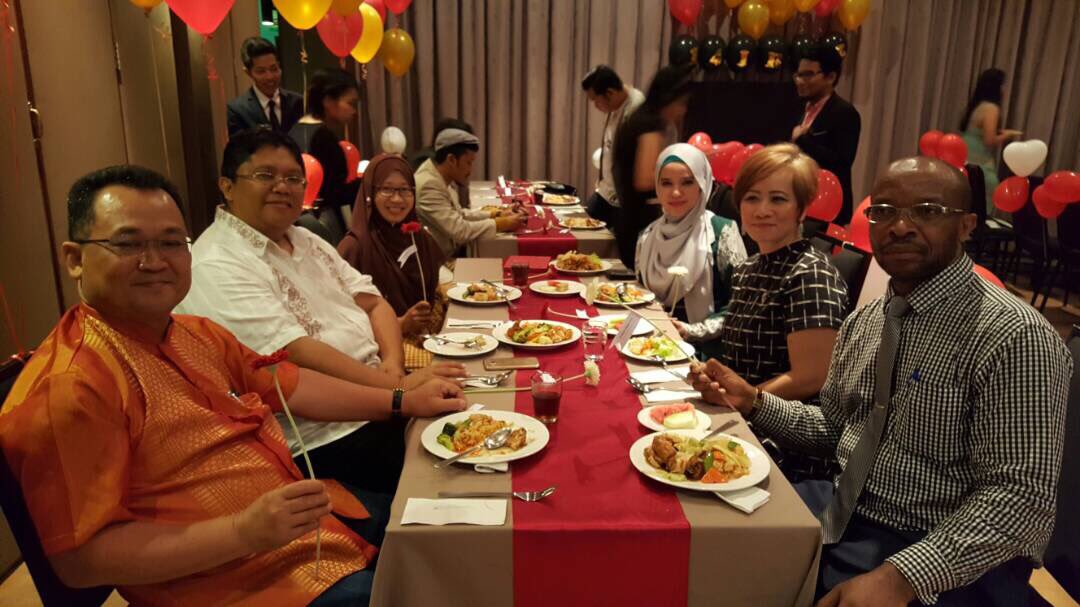 IRCommittee's tweet photo. Thank you to all the lecturers coming &amp; our dean ❤️😘 and thanks to everyone #IROHANADINNER14/15 https://t.co/auYJRKdtAd