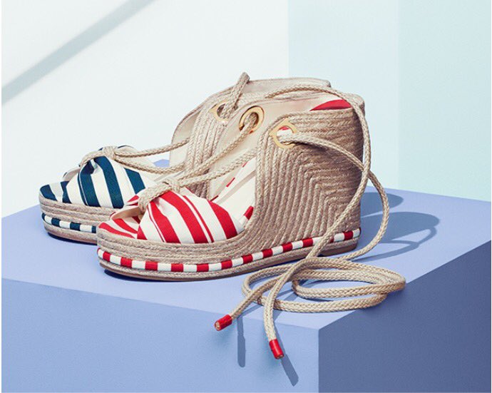 CityCenterDC's tweet photo. Spring Staples! Shop the season's standout pieces for a sleek and sophisticated look at #Ferragamo, #CityCenterDC. #SpringStaples https://t.co/PITTh7wLgv
