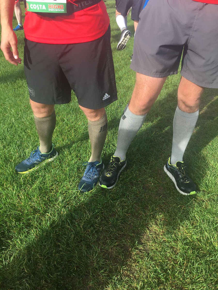 paul_addicott's tweet photo. So what's better, gold or silver #colourupyourrun @CEPSportsUK @UKRunChat @runr_uk @FitnessRewards1 @F3_Events https://t.co/jkfbIxcS3Y