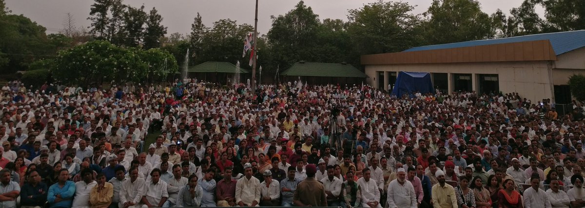 AapKaGopalRai's tweet photo. नई ऊर्जा एवं नये जोश के साथ AAP प्रदेश पदाधिकारी सम्मेलन को सफल बनाने के लिये सभी पदाधिकारियों, पार्षदों एवं  विधायकों का हार्दिक धन्यवाद । https://t.co/v0Fkh4BDh2