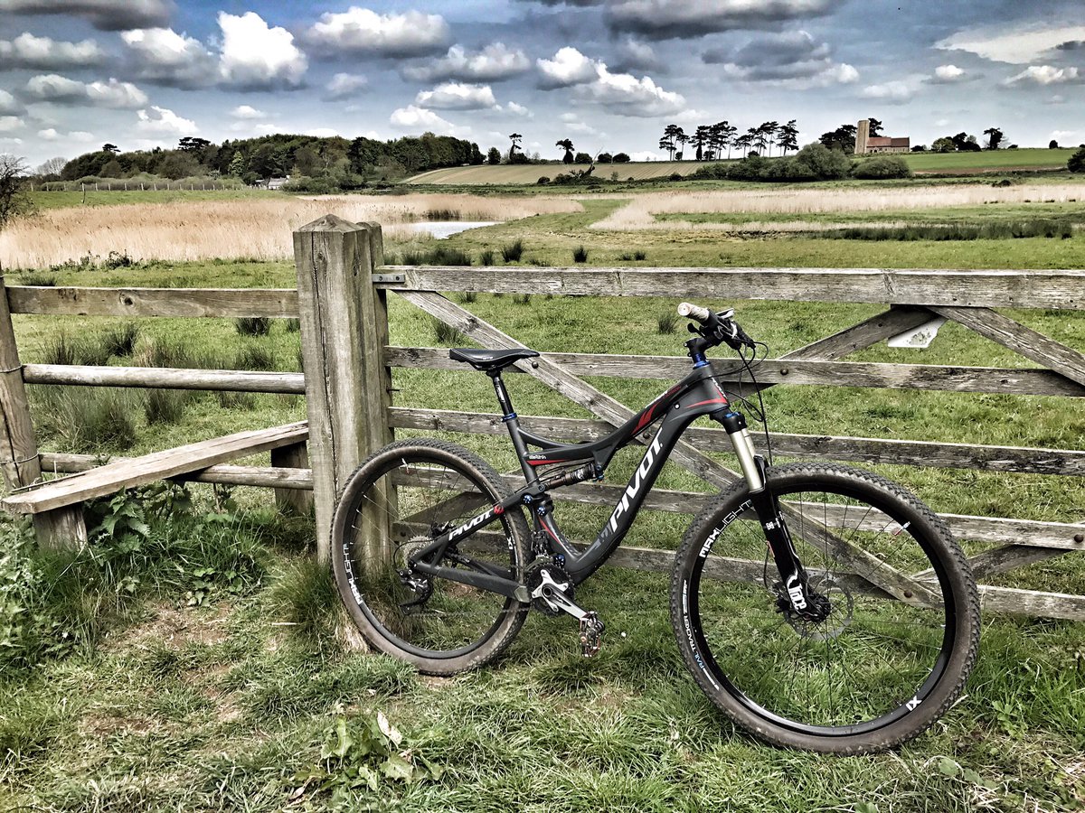 spokeworxuk's tweet photo. #ComingSoon 
Fancy a guided off road ride in the beautiful Deben Estuary area? Followed by lunch at #wildblackberrycafe @wildstrawbcafe https://t.co/YEw5L8WK4k