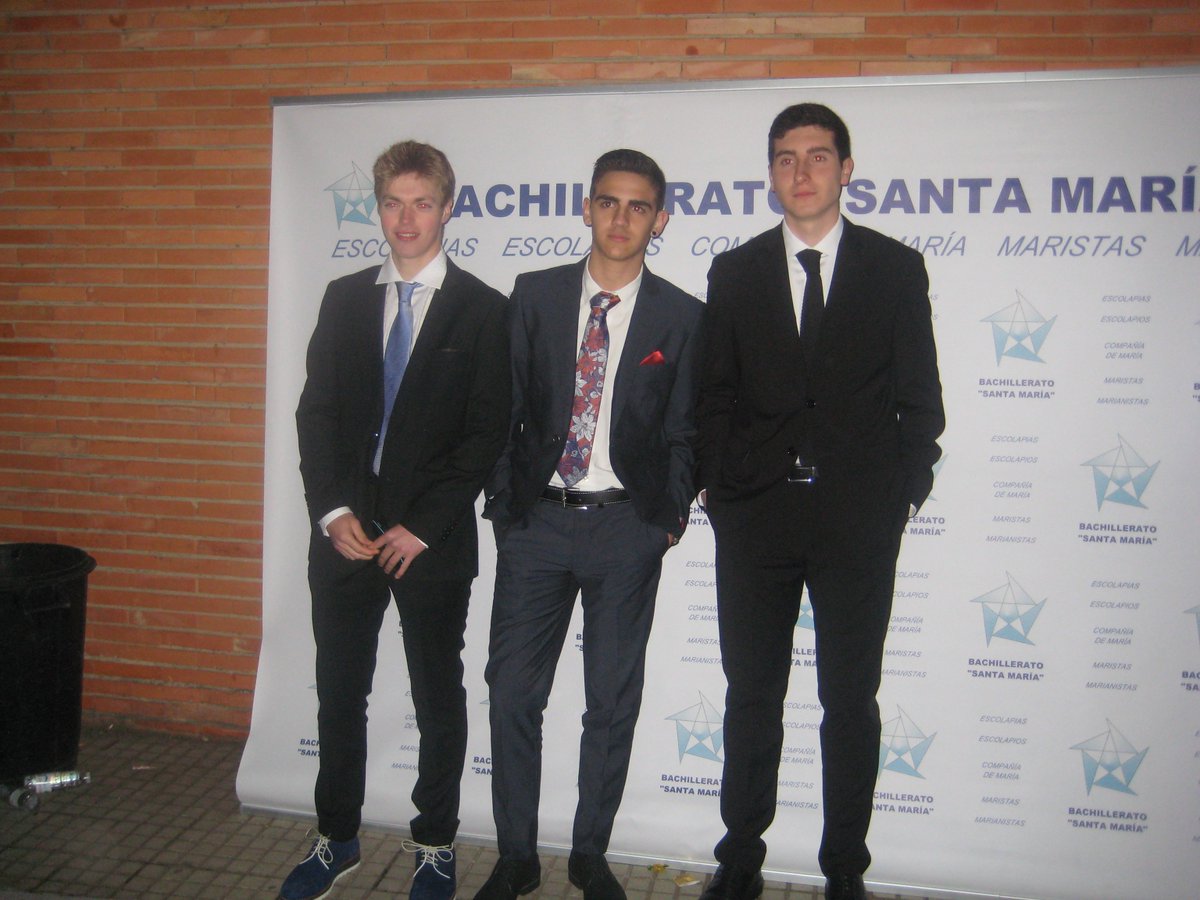 bachsantamaria's tweet photo. Viernes 19 mayo. Despedida 2º 🎓👩‍🎓👨‍🎓
Convivencia
Celebrar, agradecer, reír, compartir, fotos.🤣😍📸
¡Marchando una de chicos guapos!😘😘😘 https://t.co/Ug9br8ec1t