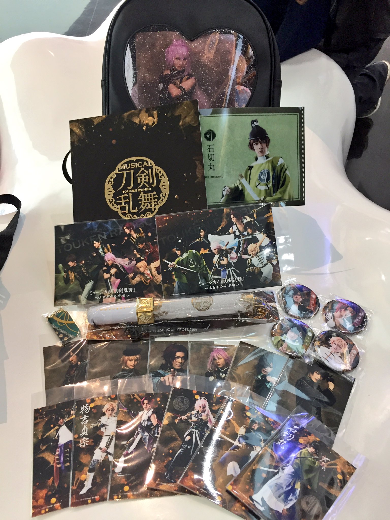 沫sora Pa Twitter 刀ミュ远征大成功 号昼场乐池第一排近距离看刀刀们超开心 崎山さん颜值无敌 龍儀くん可爱得没话说 买了好多周边带回家 期待下一次的相见 沫sora Pa Twitter 刀ミュ远征大成功 号昼场乐池第一排近距离看刀刀们超开心 崎山さん颜值无敌 龍儀くん可爱得没话说 买了好多周边带回家 期待下一次的相见
