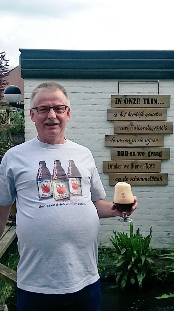 Bierista_Fred's tweet photo. #beershirtweek met mijn buik ook als @devollemaat uitgezet. Jaja, de maat is aan de volle kant https://t.co/hV2ybGwD5p