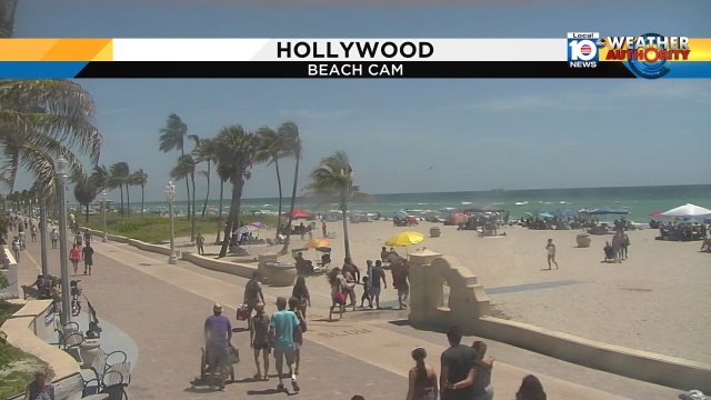 Sunny with SE breeze 10-15mph. There is still a high risk of rip currents. Today's high 88° #Flwx #HollywoodBeach https://t.co/EmItWX2SvP