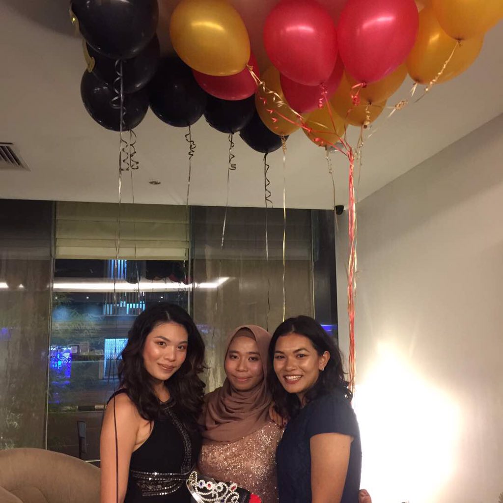 IRCommittee's tweet photo. "MEMORIES IS ALL THE MATTER" #finalyearstudent #IROHANADINNER14/15 https://t.co/dYZmNfGUis