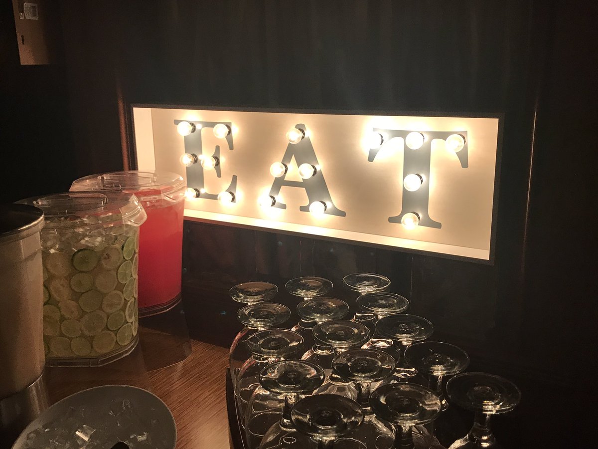 ABQtania's tweet photo. Very fun and hot #TacoTruck experience for the #ABQFam at @SheratonUptown @MeetABQ https://t.co/Dkh6USxMLf