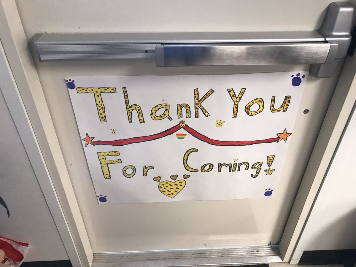 MsHolcek's tweet photo. I didn't get to take photos during our busy #SpotlightNight but I did snap photos of our student-made welcome signs! https://t.co/6nDSis9BMX