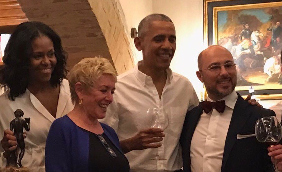 WineNewsIt's tweet photo. Michelle e Barack #Obama a #Bartolotta, @grapetrotter dreamtasting: Thank you, we learned so much about #ItalianWine https://t.co/5ycoaCm4mL