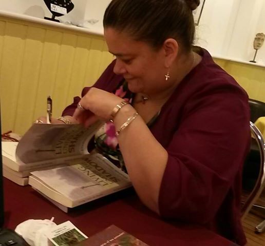 WAGauthors's tweet photo. Our #authors spend a lot of time #writing here @thecoconutloft @EMIAuthor @lucillerayner @ForderAuthor @suzancollins #impromtubooksignings https://t.co/9ezfxLLrT2