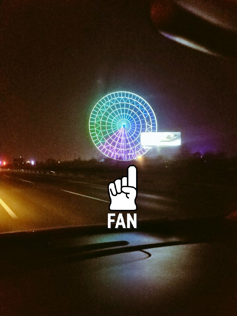 Donghui0919's tweet photo. Beautiful ferris wheel🙃 https://t.co/ofjk0H7F82
