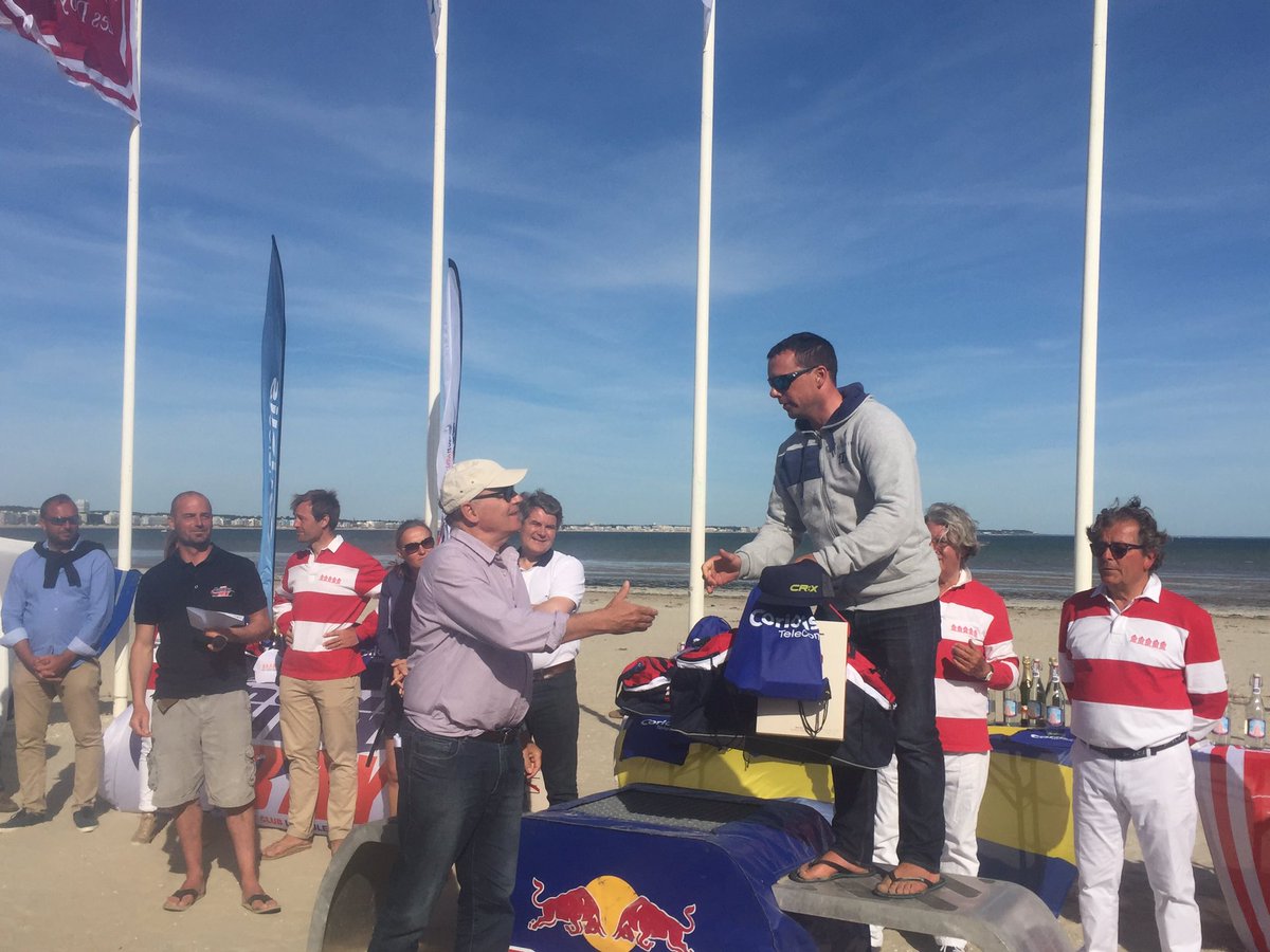 Coriolis_Fr's tweet photo. Remise des prix par .@BontempsPierre de la #foilingBay avec notre champion national Julien Bontemps #TropheeCoriolis https://t.co/hlDXVXCH4y