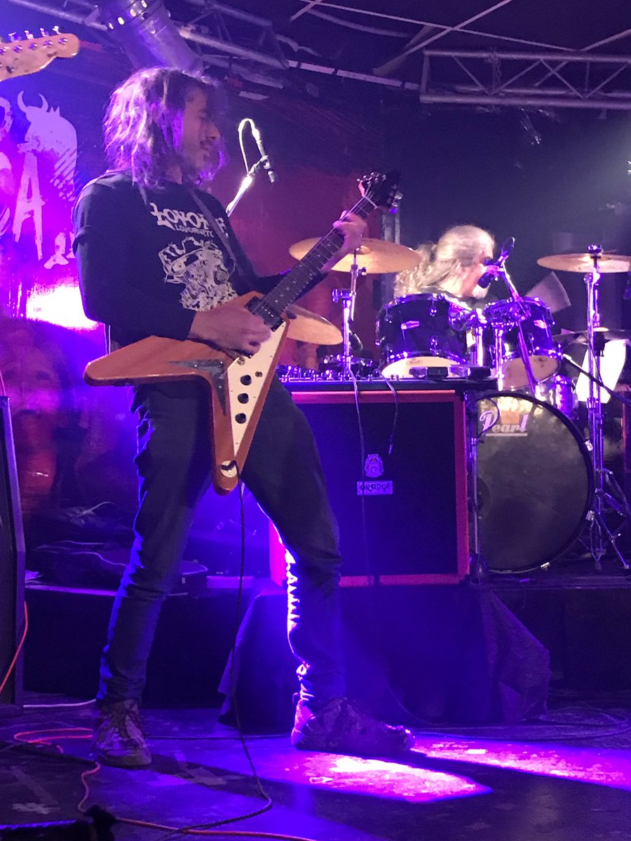 Luli_Gp's tweet photo. #LucianoNapolitano #Lovorne #ViejoMotor #Rock https://t.co/Ppk5fY0BJ2