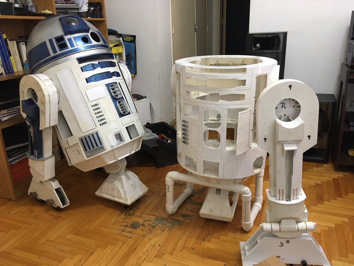 AstromechAr's tweet photo. Poniendo a punto los droides para #ArgComicCon https://t.co/enAfvqx1Sc