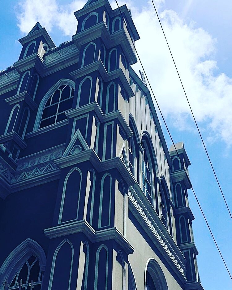 IgNigeria's tweet photo. A landmark on Lagos Island. Which building is this? #lagos #photograph #landmark #engineering #phonephotography #nigeria #lagosview #history https://t.co/AYYcFYG7Nj