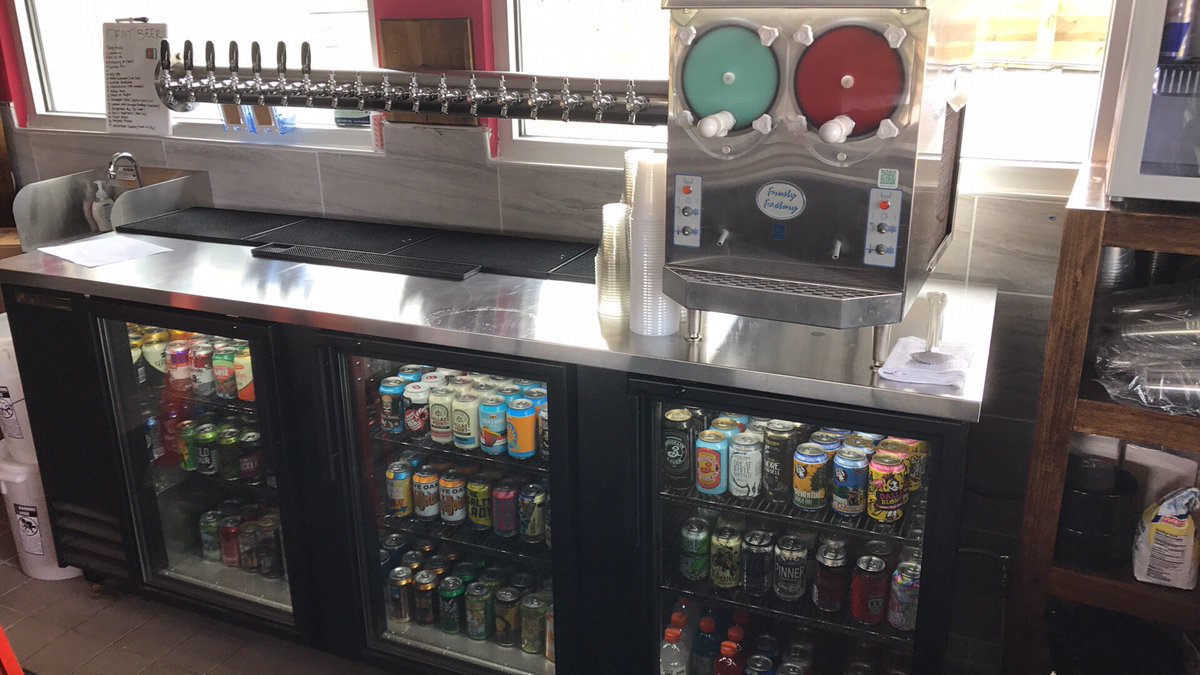 Sideoutvbb's tweet image. Happy hour all day with free play on all courts!