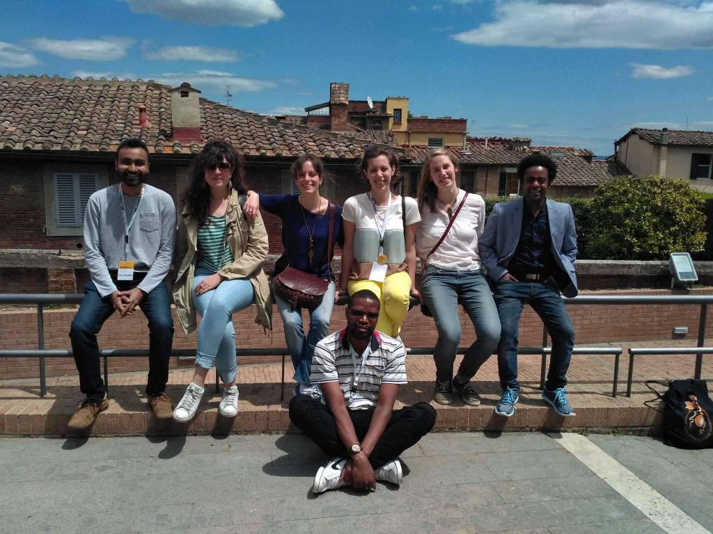 ValDeGregorio's tweet photo. Last day in Siena for @iuctorino Food Law and Finance students - sharing ideas on more sustainable food systems! https://t.co/qBkO4P5cch