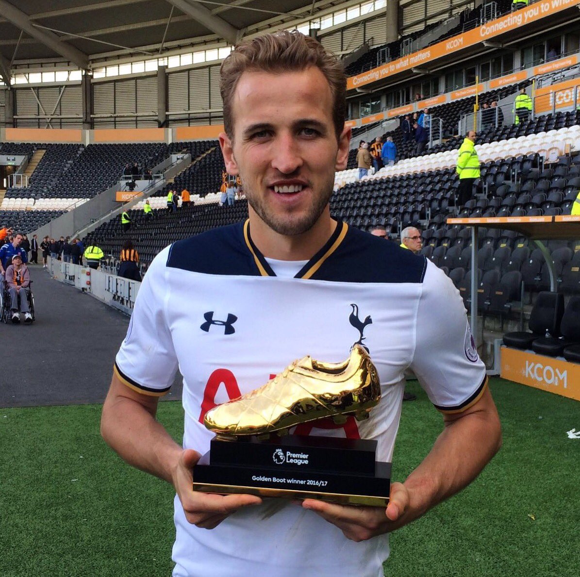 So proud to win this beauty again! Thanks to the team for helping me achieve this! Perfect week to finish the season! #COYS #GoldenBoot