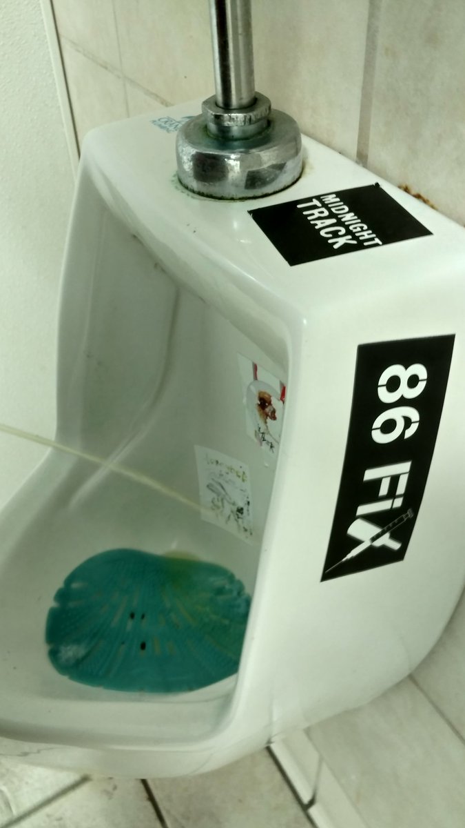 tehHotSauce's tweet photo. Awesome punk show last night @knife_city #86Fix #HugsnotDrugs https://t.co/agjDCFyql7