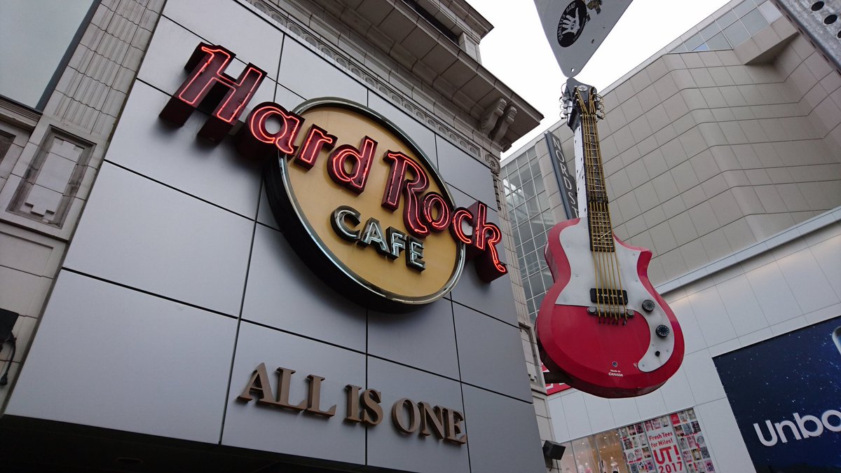 EdtheSock's tweet photo. 5PM today, last seating forever at @hardrocktoronto. #fuckprogress https://t.co/BhU0o1Po05