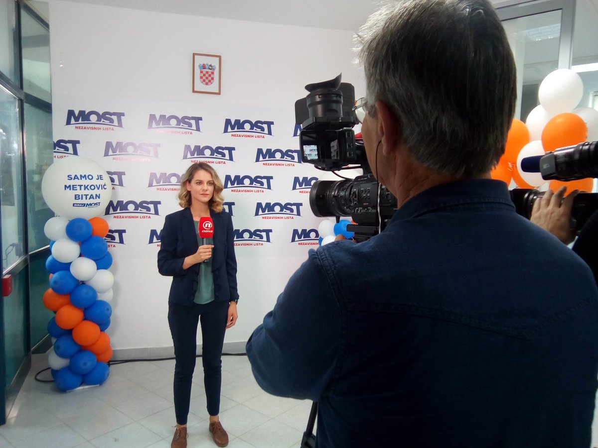 Reakcije iz stožera MOSTA u Metkoviću. Uskoro smo uživo u Dnevniku. <a href="/novahr/">Nova TV</a> #lokalni2017