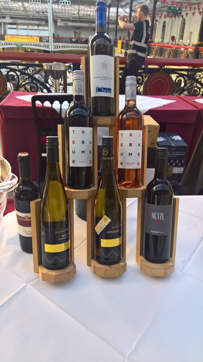 alpinewines's tweet photo. And we're ready #austrianwine #liwf with Gemischter Satz, Riesling, Gruner, Blaufränkisch, Riesling https://t.co/9OHdwUBvG6