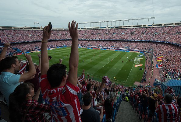 SC_ESPN's tweet photo. El Vicente Calderón sintió por última vez el calor de la gente del Atlético de Madrid. Historia pura. https://t.co/SDV3VvvhWA