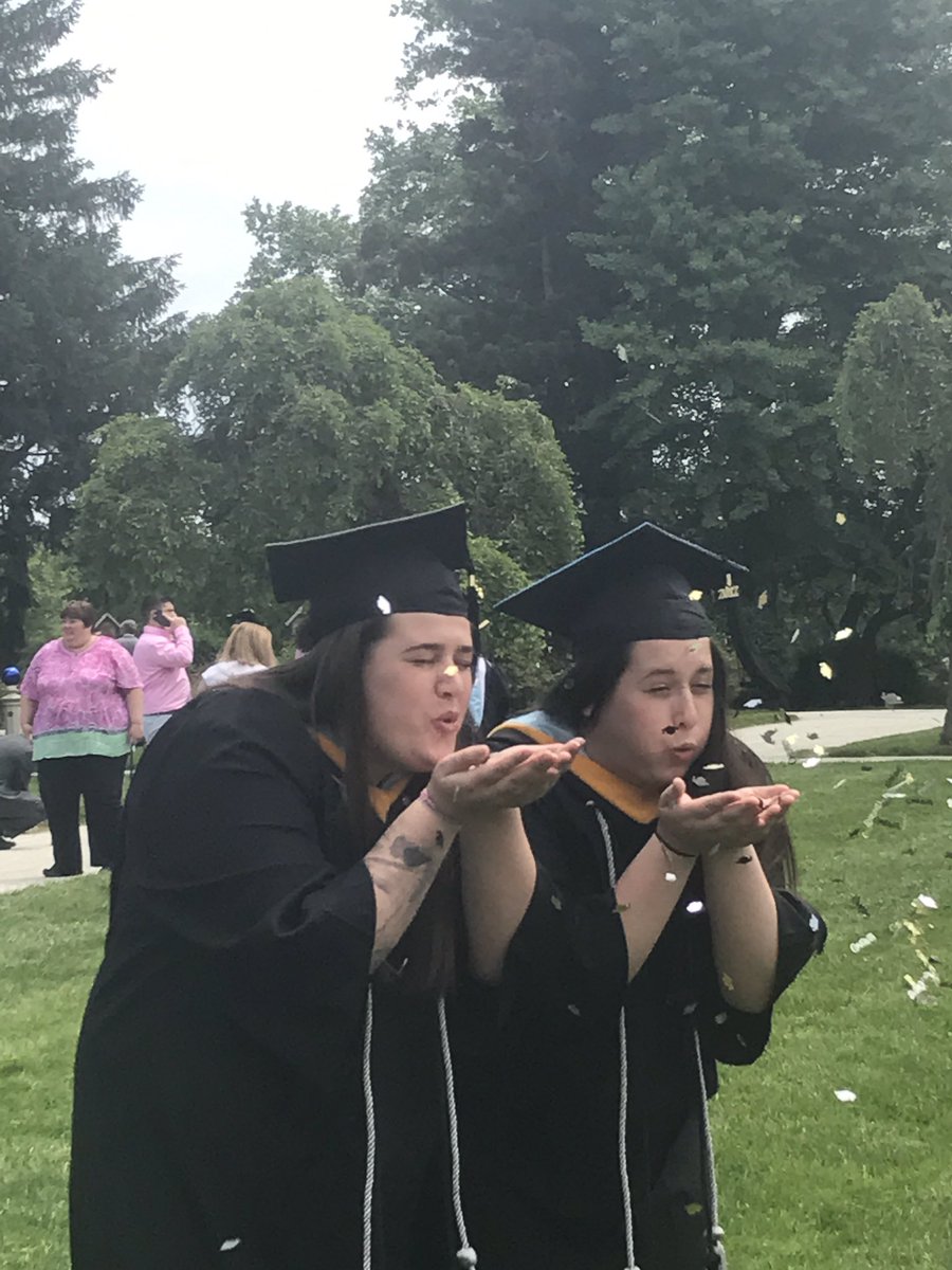 IU_ATlyfe's tweet photo. Congratulations seniors!  Go take on the world @IU_ATlyfe @phillysoxfandh @BrandonakaBubba @b_robx @dallaskeziah34 https://t.co/DrmxnCgf2b
