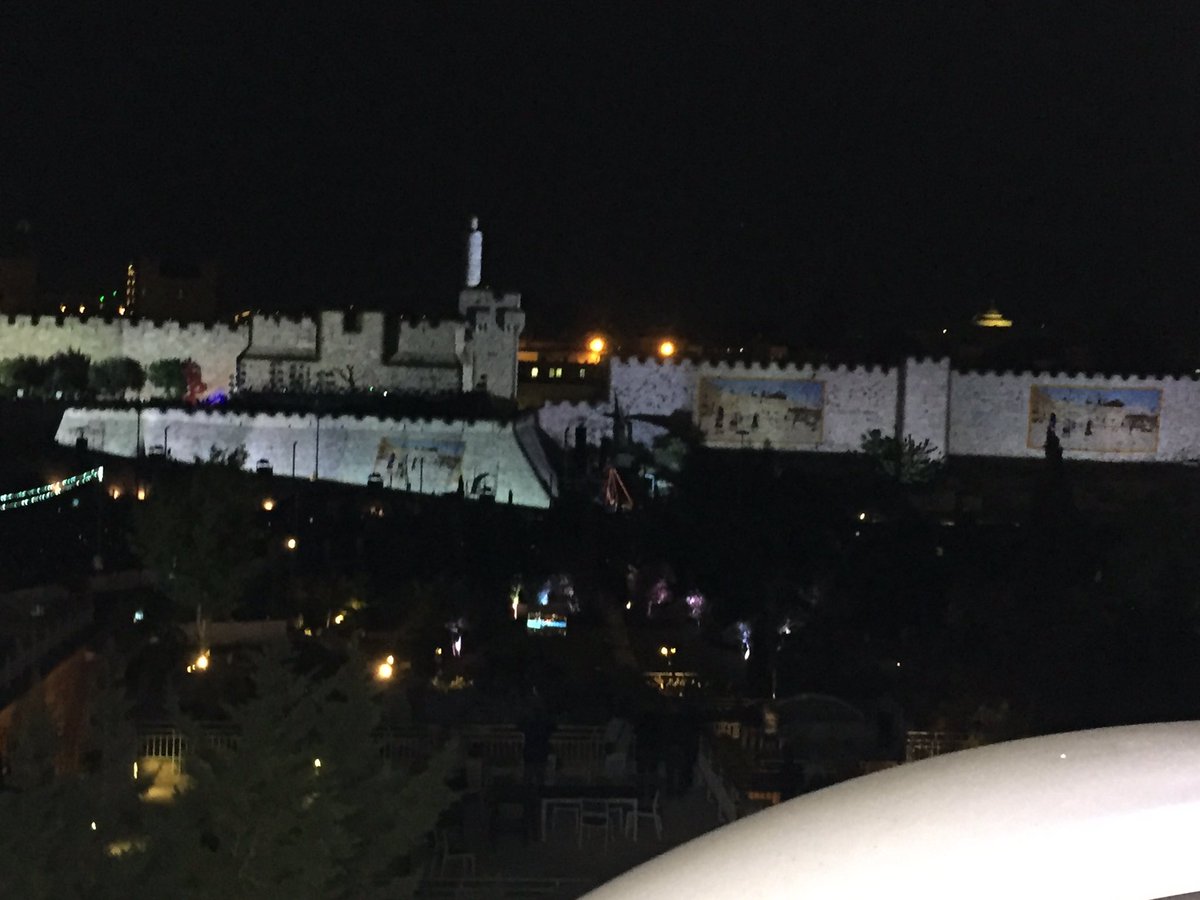 amit_segal's tweet image. רק בשביל לצפות בזה היה שווה לקפוא מקור בשידור