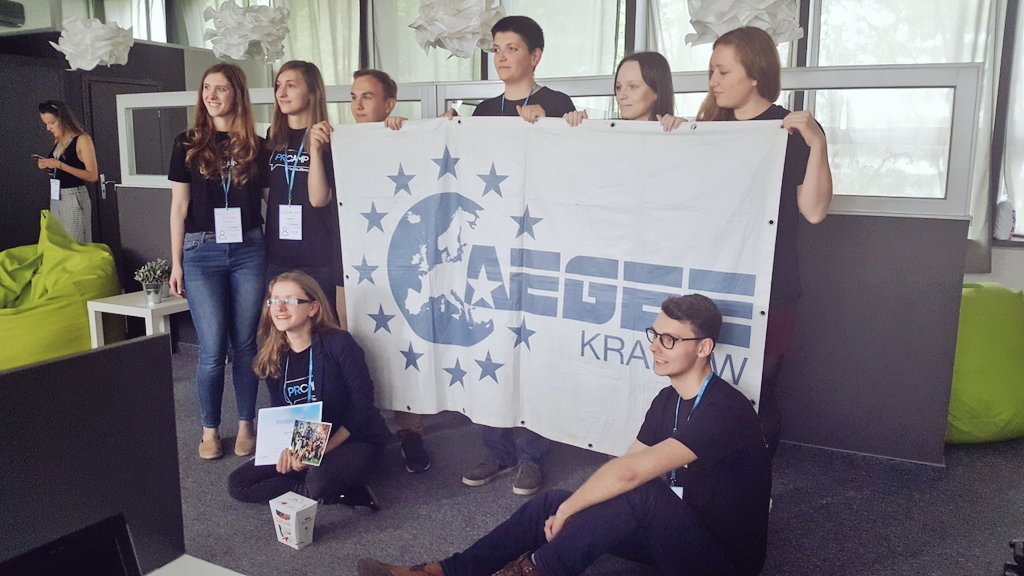 IgaKublik's tweet photo. Najlepszy team #PRCamp #AEGEE https://t.co/1Wifcx0cRO