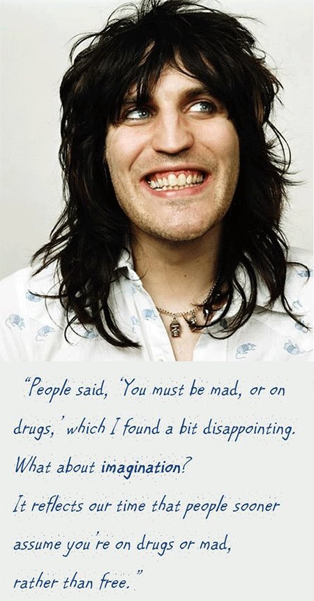 A mighty happy 44th birthday to the weird yet wonderful Noel Fielding! 