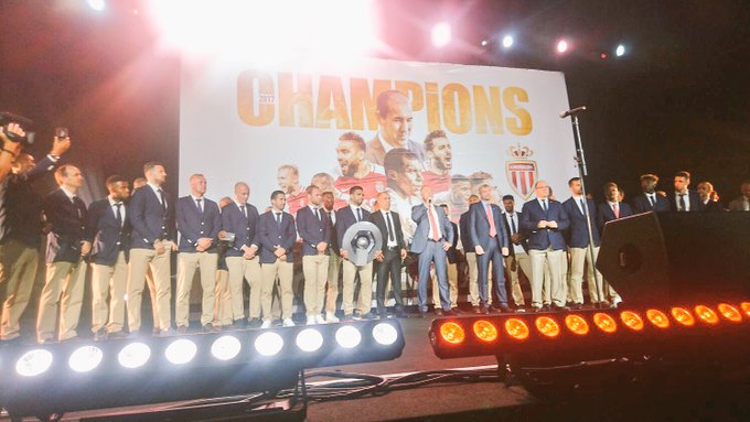 DAXeX4AXYAAL2tf.jpg:small