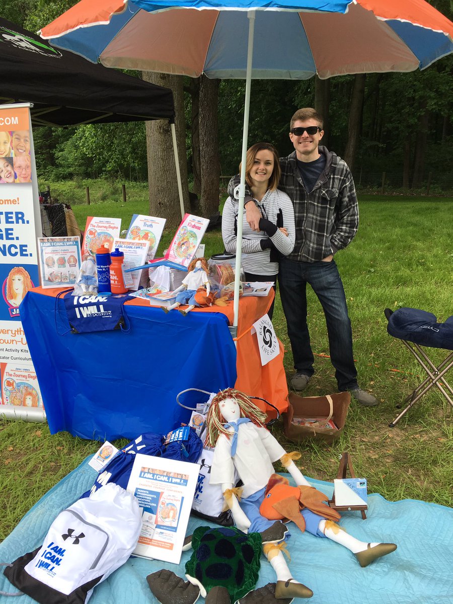 JNPinnerAWESOME's tweet photo. #JNP #janenotplain #thanks team for running the booth at #rotary #quacksforbackpacks https://t.co/iBpDlpYESC