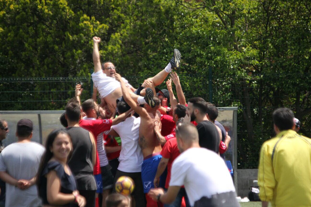 raycv11's tweet photo. Simplemente único! Eres un ejemplo mister! Gracias por todo!!! Te queremos!!!!!!!  @jose_pinti @Somos_La_union https://t.co/41UHm24E9O
