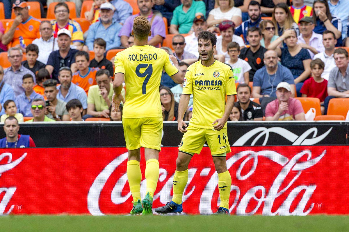 VillarrealCF's tweet photo. ¡Galería de fotos 📸 del #ValenciaVillarreal (1-3), en el que el Submarino ha asegurado su quinto puesto en @LaLiga y jugará @EuropaLeague! https://t.co/EHVymvoPPU