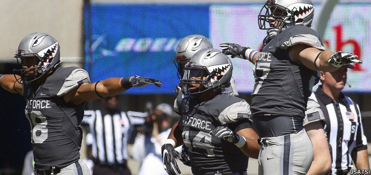 Henley5J's tweet photo. Blessed to have received my second offer from Air Force! #Falcons ✈️ https://t.co/isAdfPPsRh