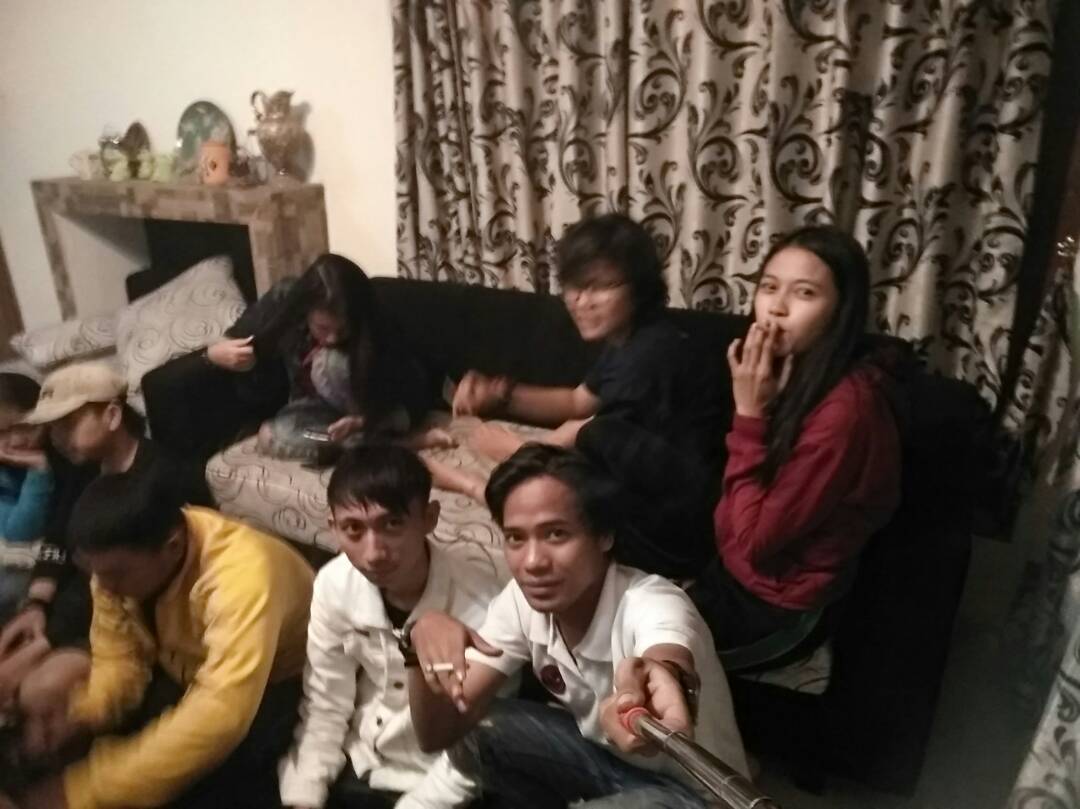 AnggianiWiwi's tweet photo. kangen lo lo lo loh smua :D ({}) 
tau ingett apa ga ama gue hahah:D https://t.co/i53OxJKF9M
