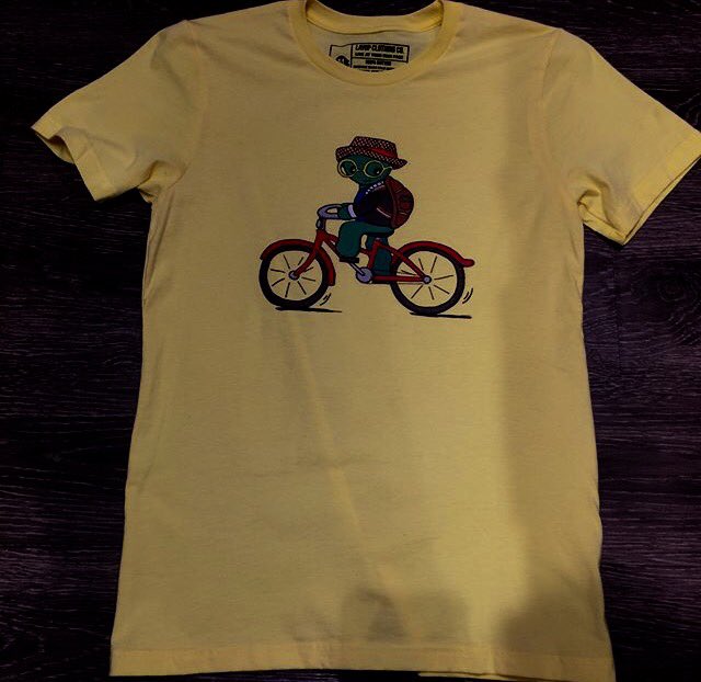 layop's tweet photo. Win a FREE men's Lionel Cruisin Tee! Type #LAYOPSummer17 in reply to qualify. Taking entries through May 24. Good luck! 😉🐢® #NewLAYOPWebsite https://t.co/9vXIhGbv7C