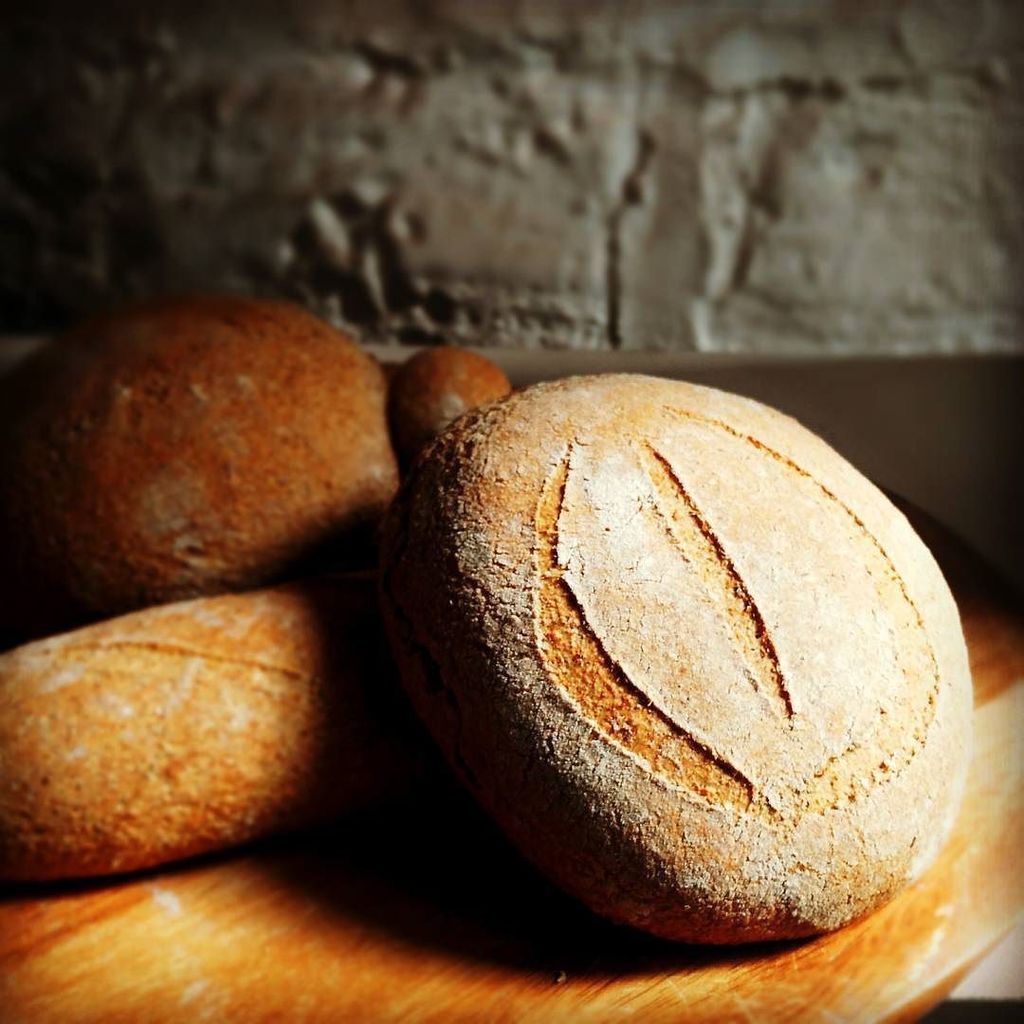 lachipriota's tweet photo. 👋 #BarrioYungay Acabo de llevar 🍞 #pan #integral recién horneado ♨ a @1cafeyalgomas #Cyprusbread #LaChipriota #cyp… https://t.co/dgTnDCT6TL https://t.co/jadwO1oQM1
