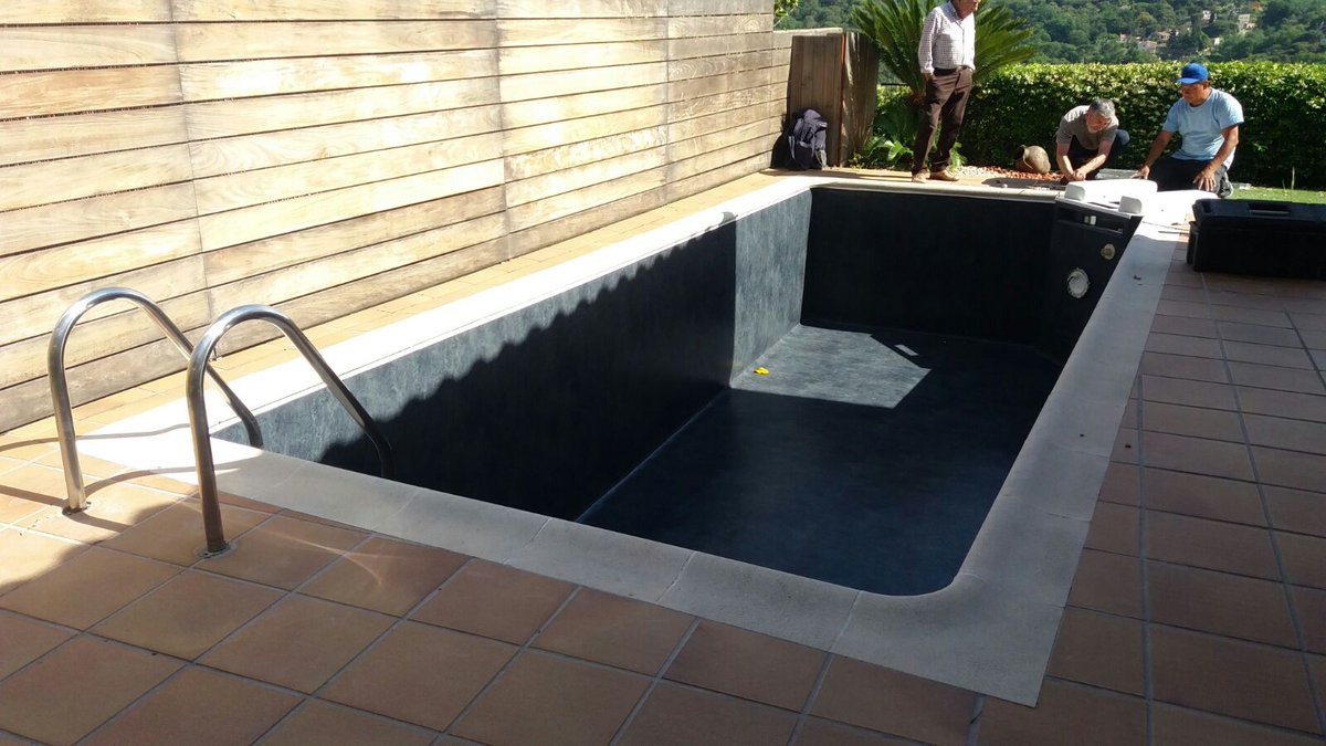 diazpools's tweet photo. #Renovación de #liner de bolsa para #piscina por #liner3d #Alkorplan #Touch Sant Fost de Campsentelles #Barcelona https://t.co/gVz7Uo3Dtv