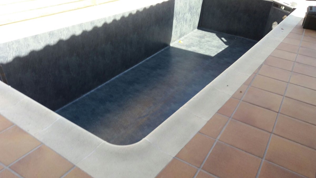 diazpools's tweet photo. #Renovación de #liner de bolsa para #piscina por #liner3d #Alkorplan #Touch Sant Fost de Campsentelles #Barcelona https://t.co/gVz7Uo3Dtv