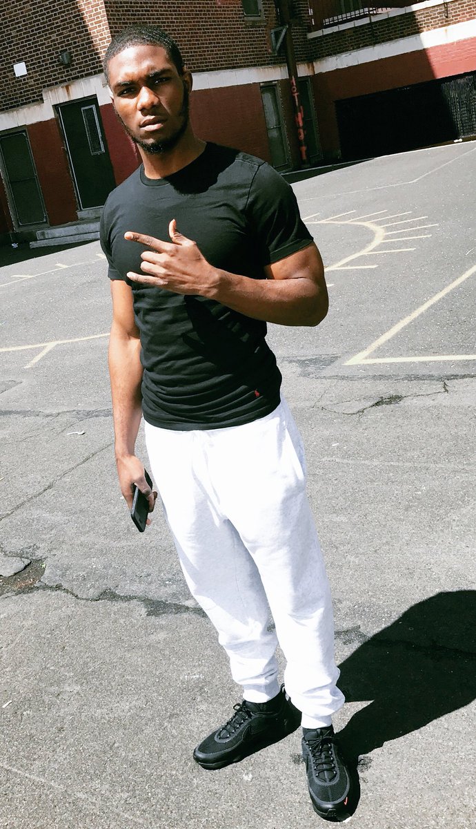 ron__22's tweet image. 🦍