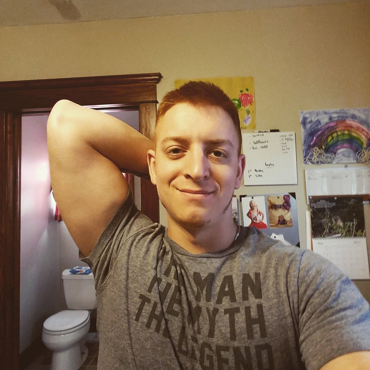 BloodxWolf's tweet photo. Back in the gym &amp; Back to the writing. #bodybuilding #flex #Writer #writerslife #amwritingfantasy #mycreativeinfluence https://t.co/Xt6scO2DHU