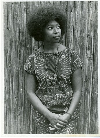 wellreadblkgirl's tweet image. "Grow... Be a bit more strong. Be a bit more adventuresome. Have a bit more courage about encountering what scares you." - Alice Walker 🌻