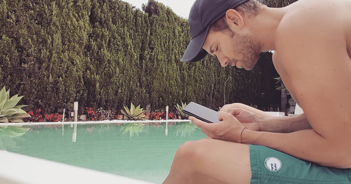 ¡Imposible resistirse al primer chapuzón!
aunque sea poco a poco... 😂
#AlboránMásCerca #piscina #agua #SamsungS8 #verde #primaverano