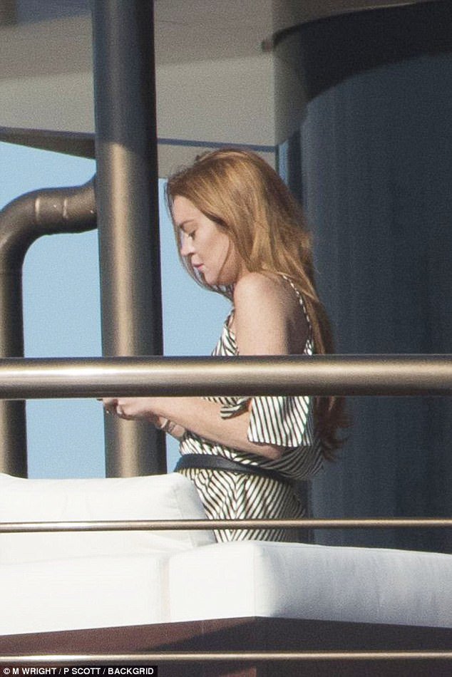 lohancrew's tweet photo. NEW UPDATE : Lindsay Lohan Out And About In Cannes  https://t.co/2PyrDB882U https://t.co/lj7HpMNgCo