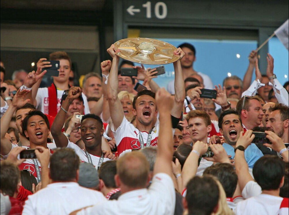 ii3358's tweet photo. رسمياً، شتوتغارت بطل ألمانيا للدرجة الثانية لموسم 2016/17  !

#VFB #VfBStuttgart https://t.co/tDaeT26cyY