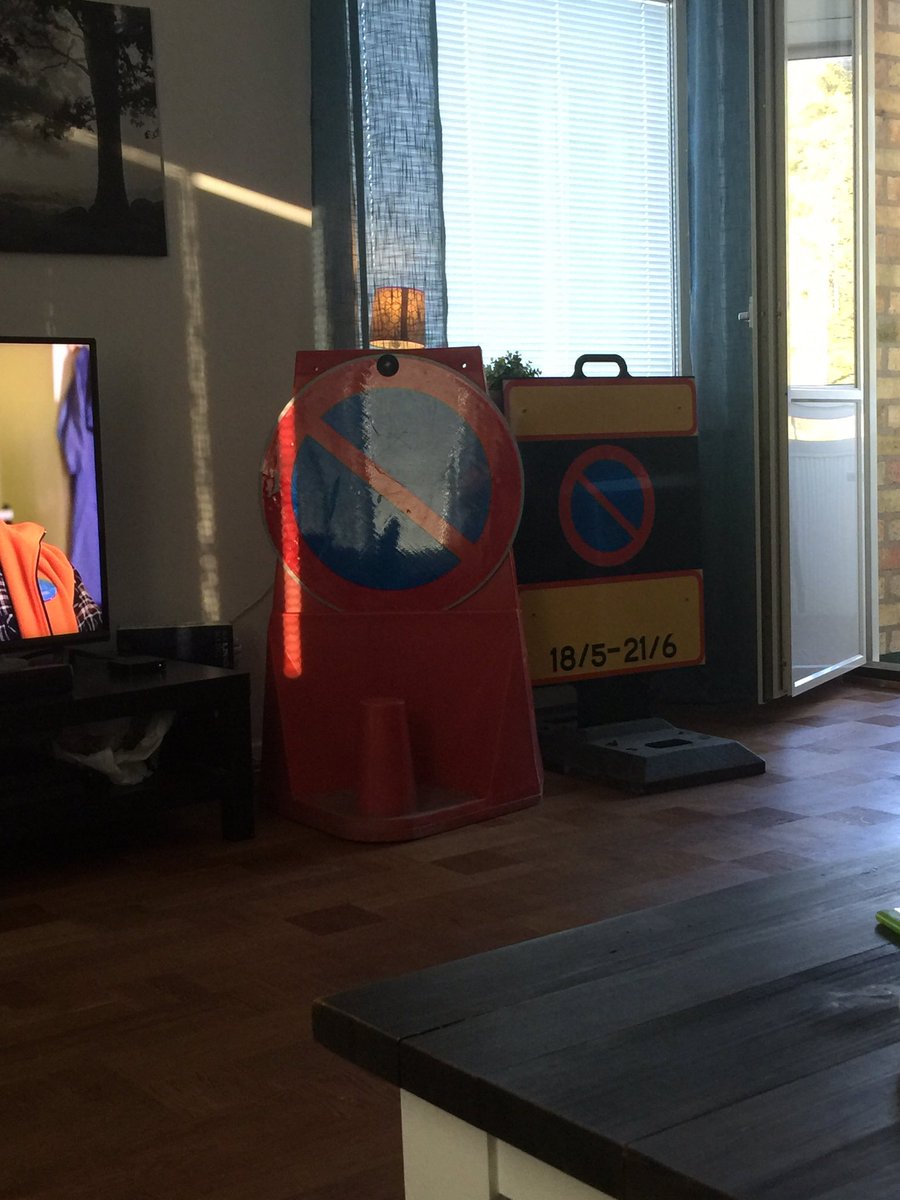 albuun's tweet photo. kan ni hämta dom här någon jävla dag??? @rasmuspaluffn @RickardStorck https://t.co/hhPrsMoWhl
