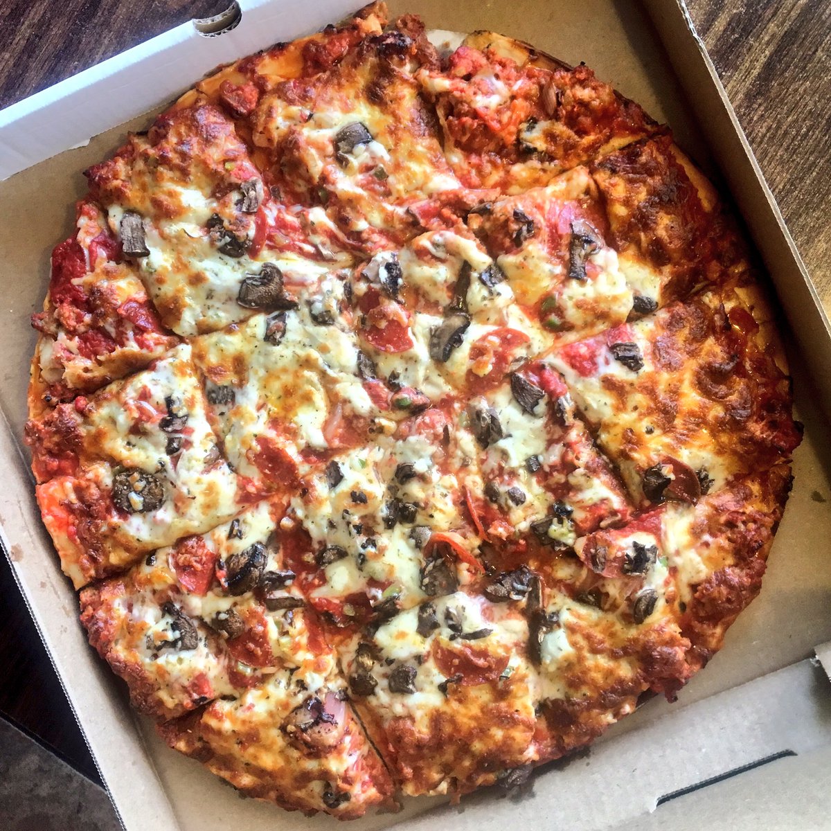 Every day is a great day for #pizza 😋 #exlines